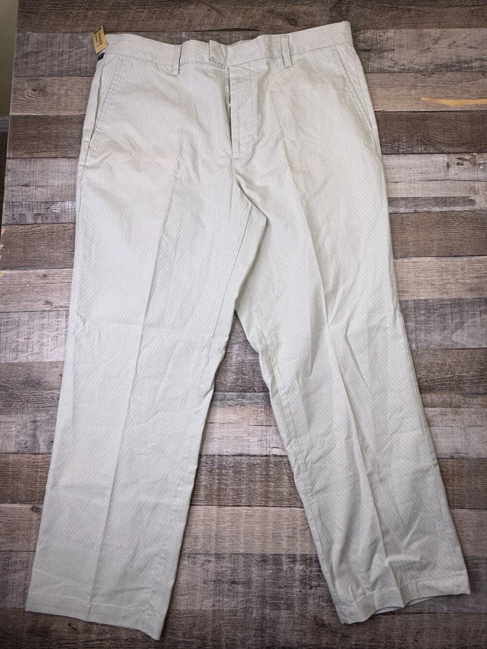 NWT Dockers Mens Classic Fit Khaki Dress Pants Size 38x30 Striped Flat Front